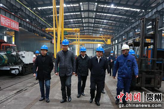 張謙到盤州市開展 入村寨進(jìn)社區(qū)走企業(yè)訪群眾 大走訪活動